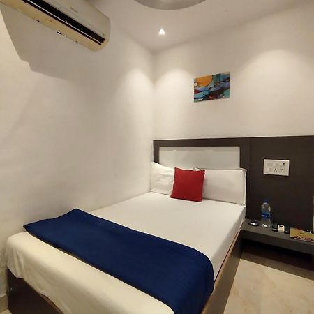 Hotel Aspen Mumbai Bagian luar foto