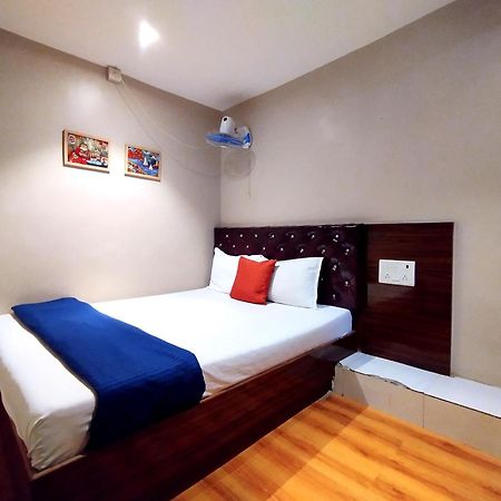 Hotel Aspen Mumbai Bagian luar foto