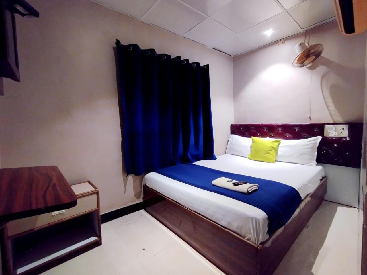 Hotel Aspen Mumbai Bagian luar foto