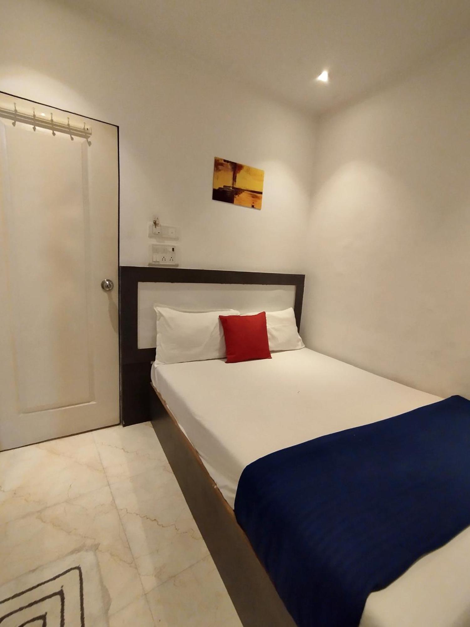 Hotel Aspen Mumbai Bagian luar foto