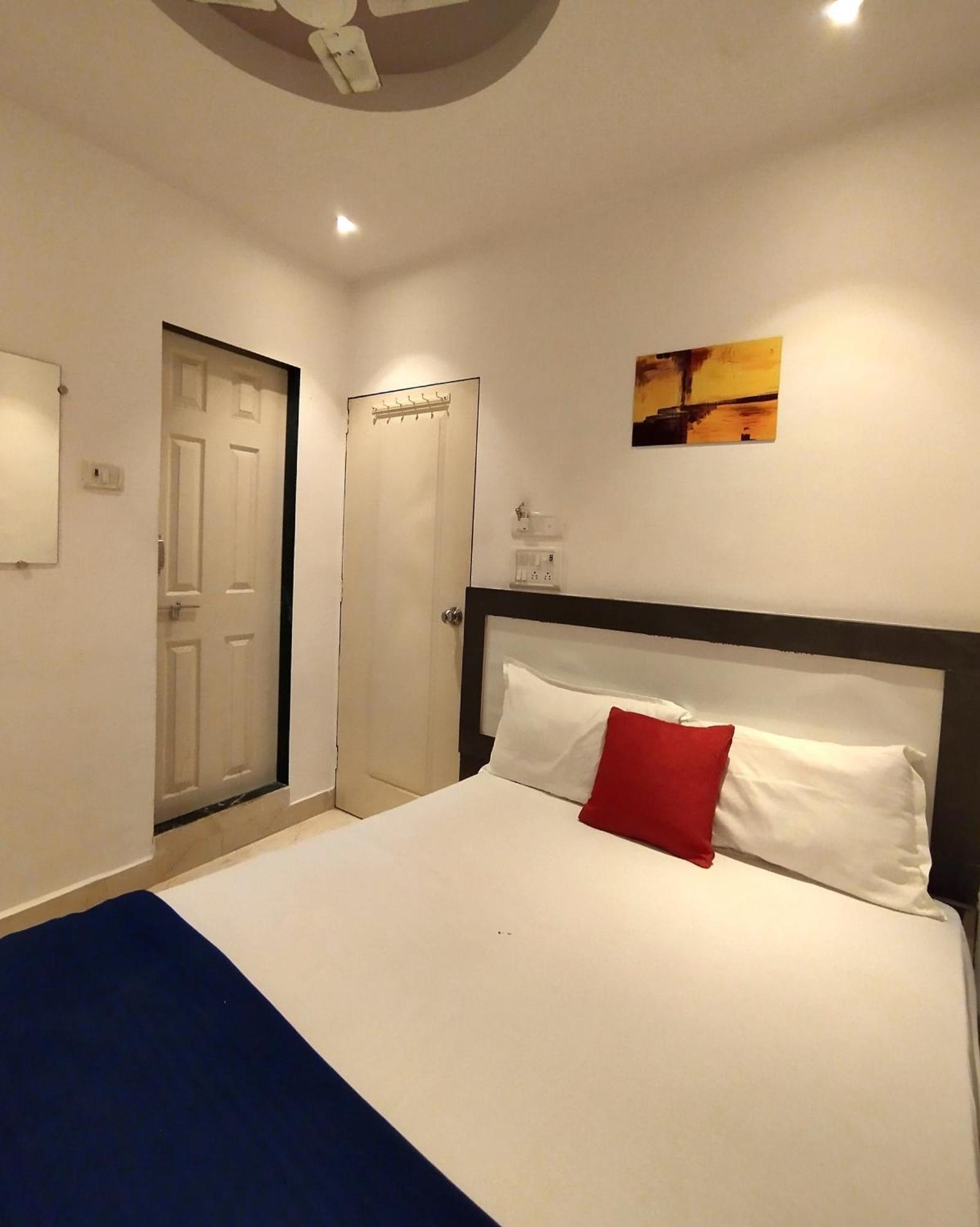 Hotel Aspen Mumbai Bagian luar foto