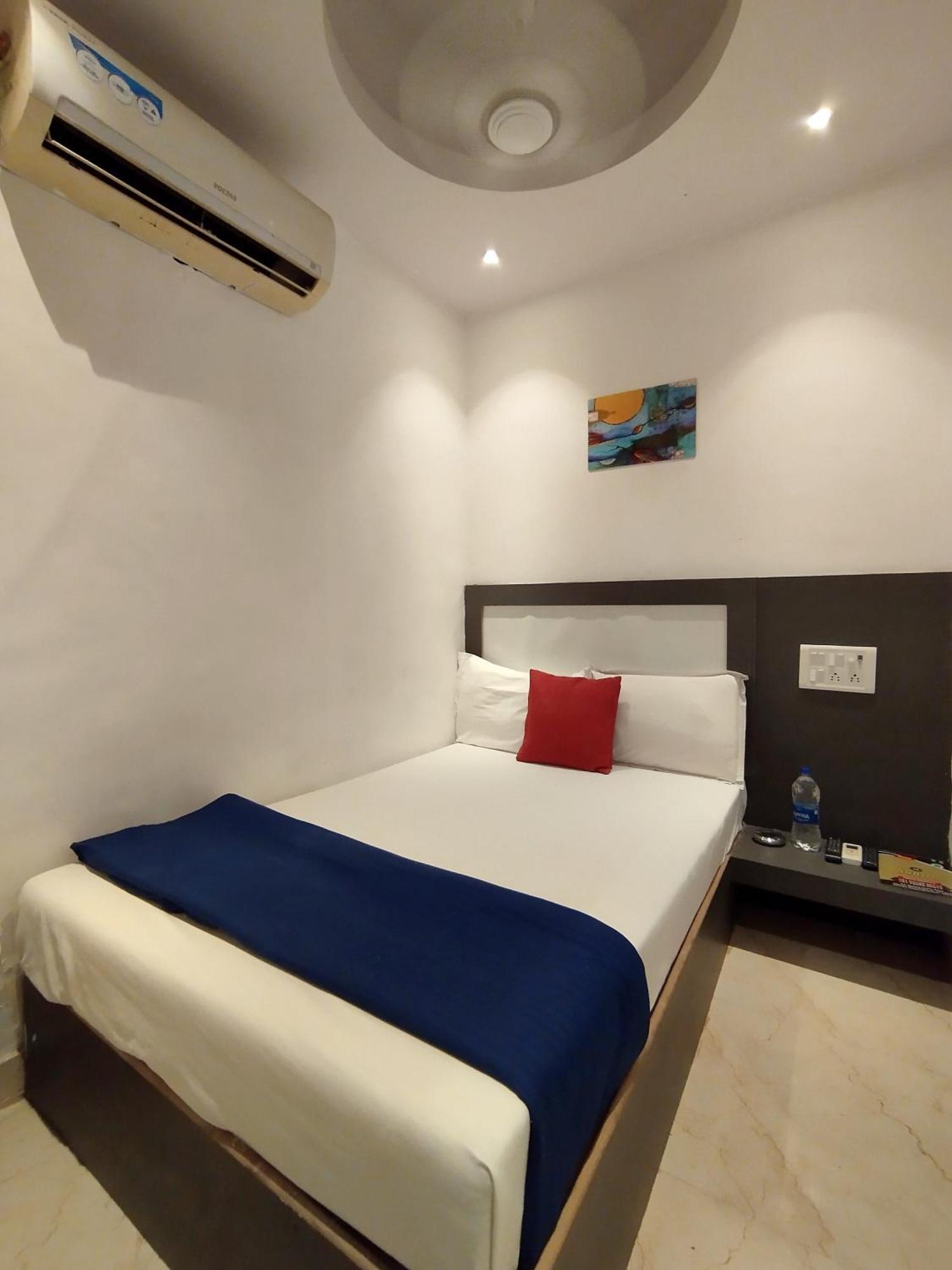 Hotel Aspen Mumbai Bagian luar foto