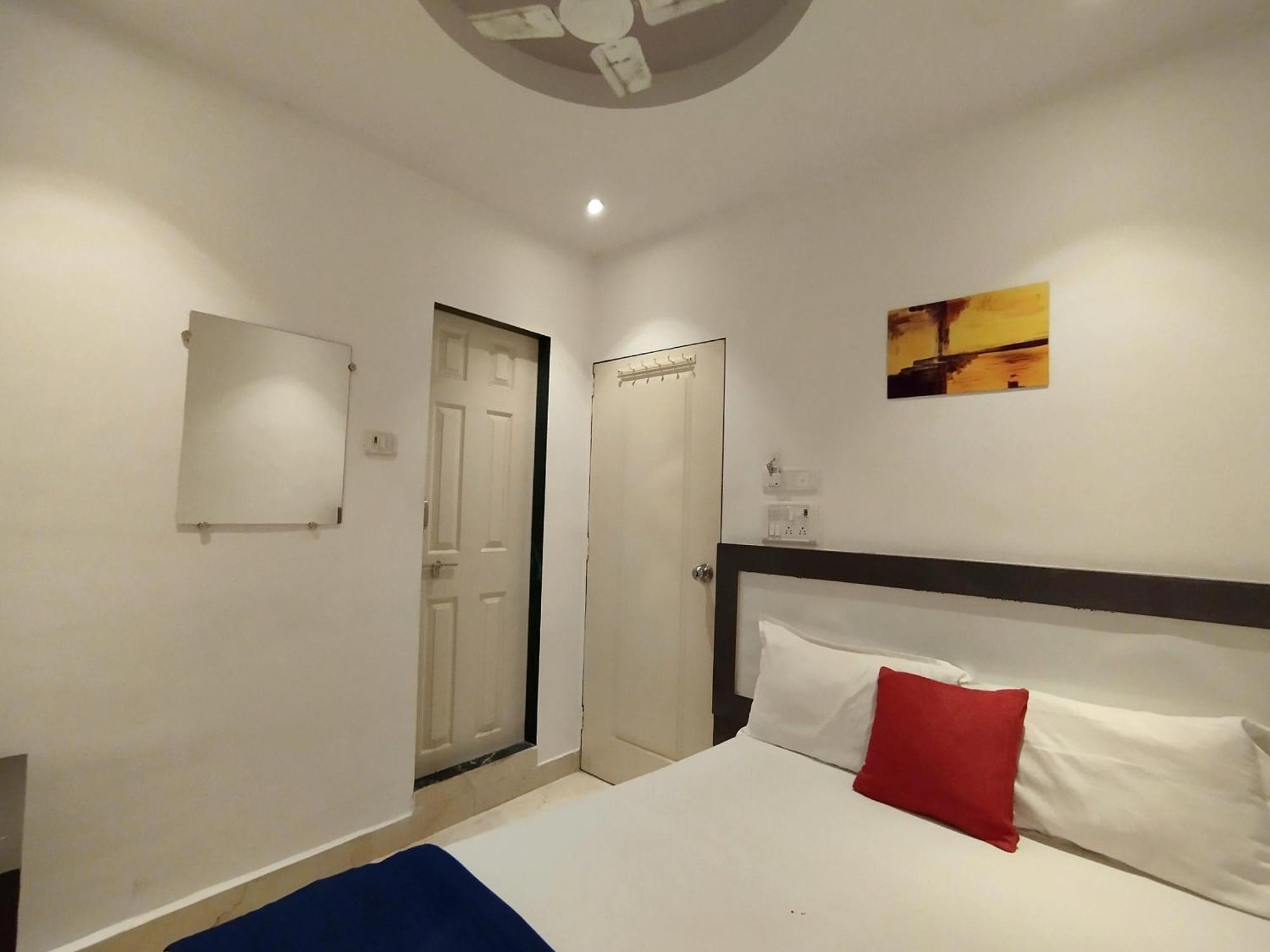 Hotel Aspen Mumbai Bagian luar foto